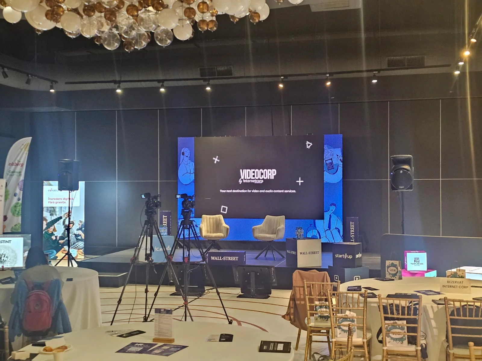 HR 2.0 conference stage, LED screen and cameras prepared at Terra Events in Bucharest.