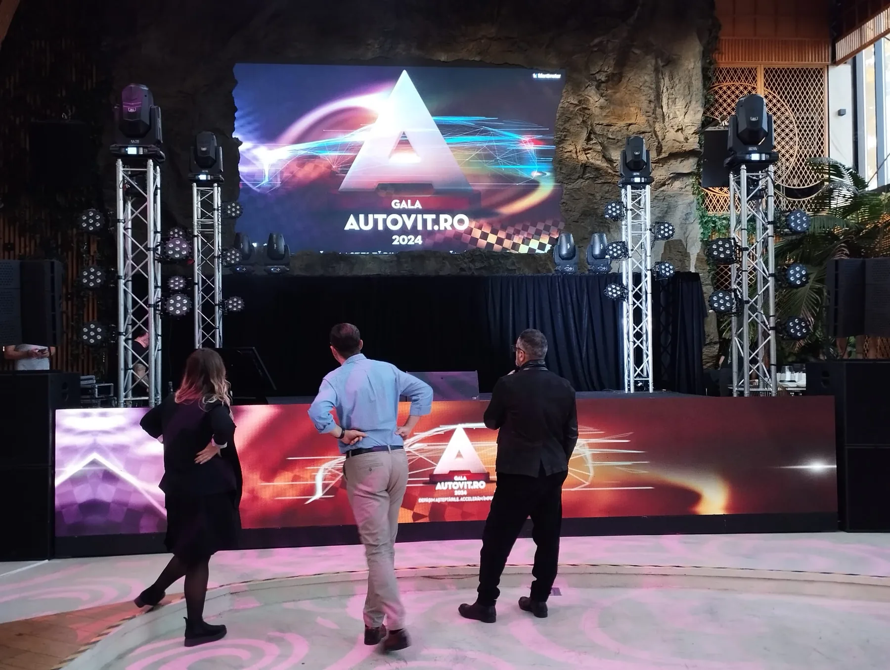 Autovit Gala stage with LED displays and lighting for Gala Autovit at Kong Club in Bucharest.